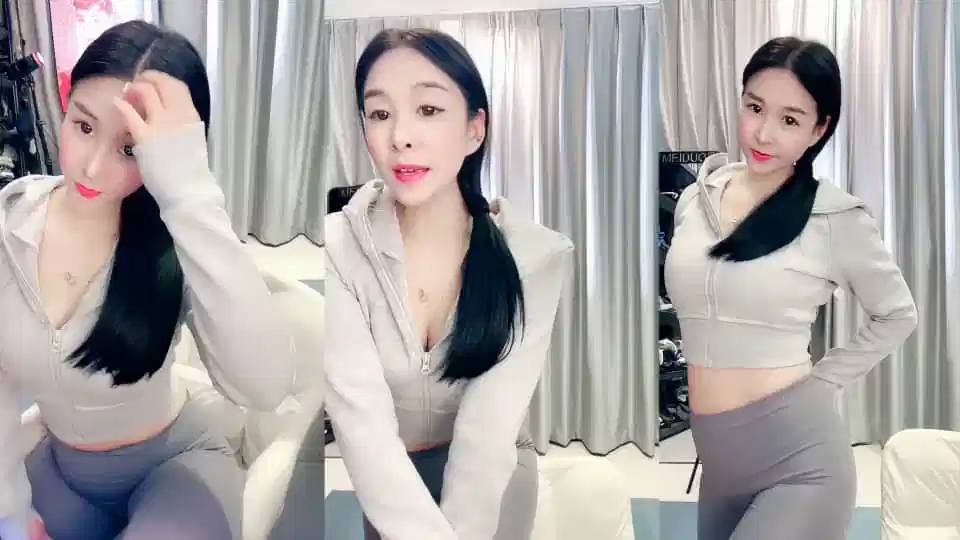 完美御姐【白月光小姐】复出二，骚臀太美自慰迷人这个姐姐尺度越来越放开了，主要是美臀太诱人了 2
