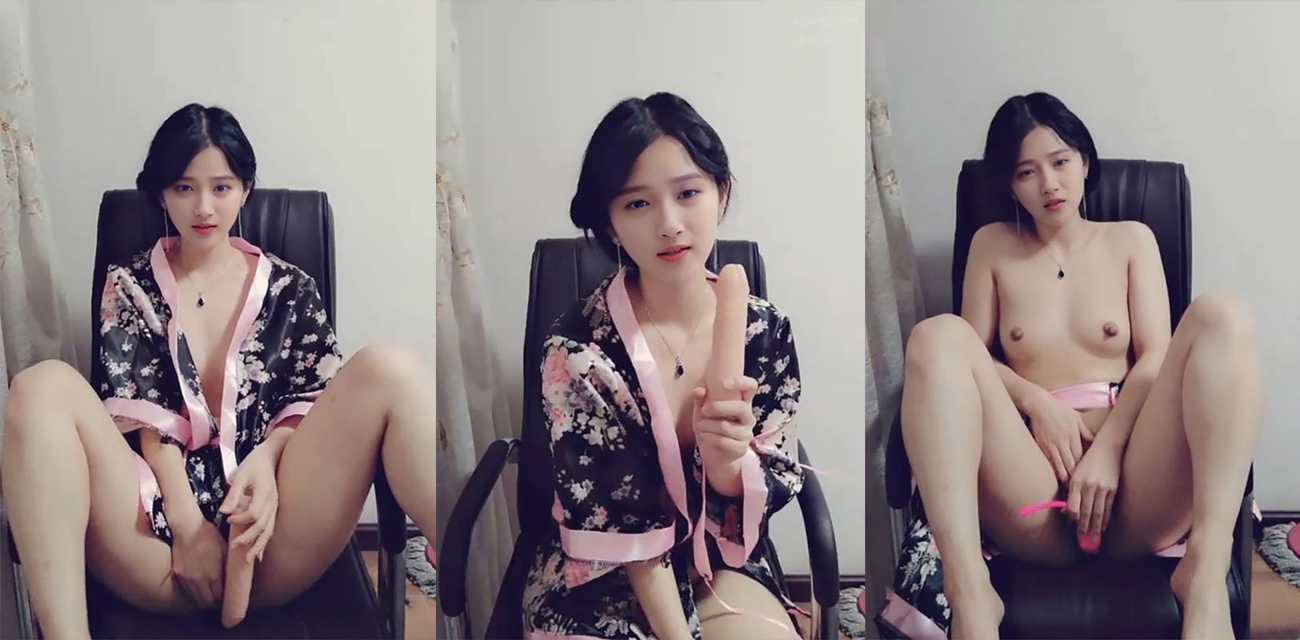 顶流女星【关晓彤】AI换脸淫作流出,M腿大开直播自慰,假屌深刺茂密嫩穴